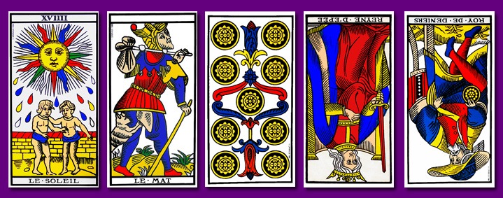 Voyance famille : "pourquoi ma fille est-elle distante". Tirage du Tarot avec cartes inversées : Reine d'Épée, Roi de Deniers.